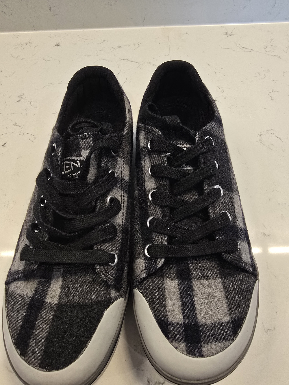 Keen Plaid Low-Top Sneakers in Black and Gray